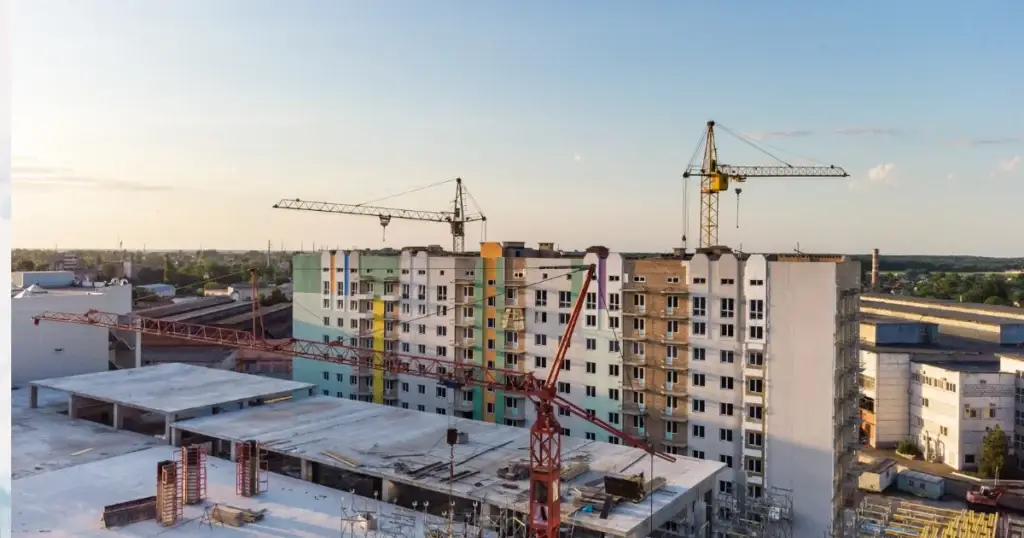 Construction d'immeuble mmultilogement en 2024